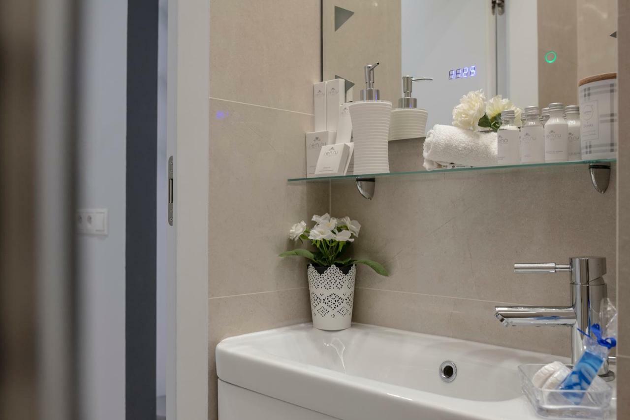 Wlr Apartments - Hoza I Warsawa Bagian luar foto
